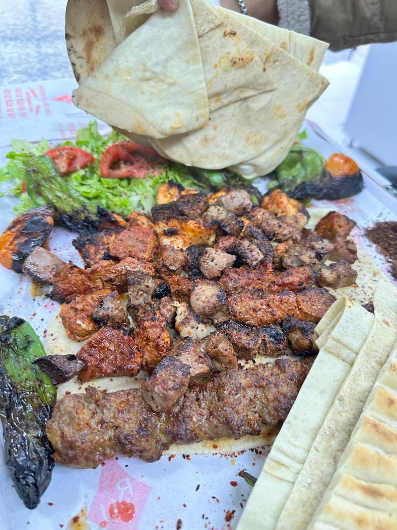 Dรผrรผmcรผ Raif Usta